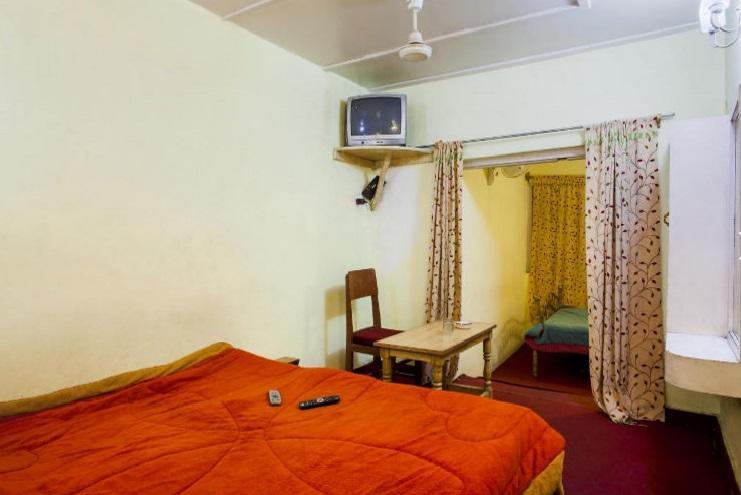 Butterfly Hotel Srinagar  Exterior photo